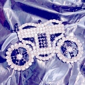 Vintage Brooch Cinderella carriage brooch black and silver brooch